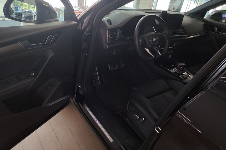 Used Audi Q5L 2025 quattro 45th Anniversary Edition 45 TFSI Luxury Dynamic Model Driver Seat
