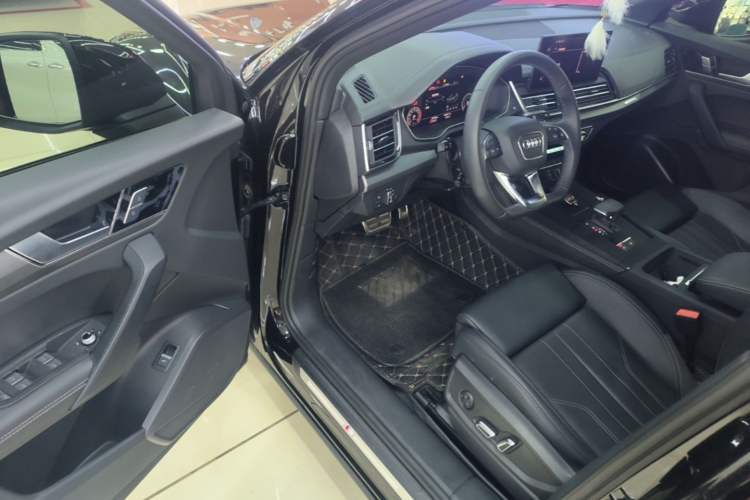 Used Audi Q5L 2025 40 TFSI Luxury Dynamic Edition Driver Seat