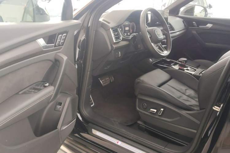 Used Audi Q5L 2025 quattro 45th Anniversary Edition 45 TFSI Prestige Dynamic Model Driver Seat