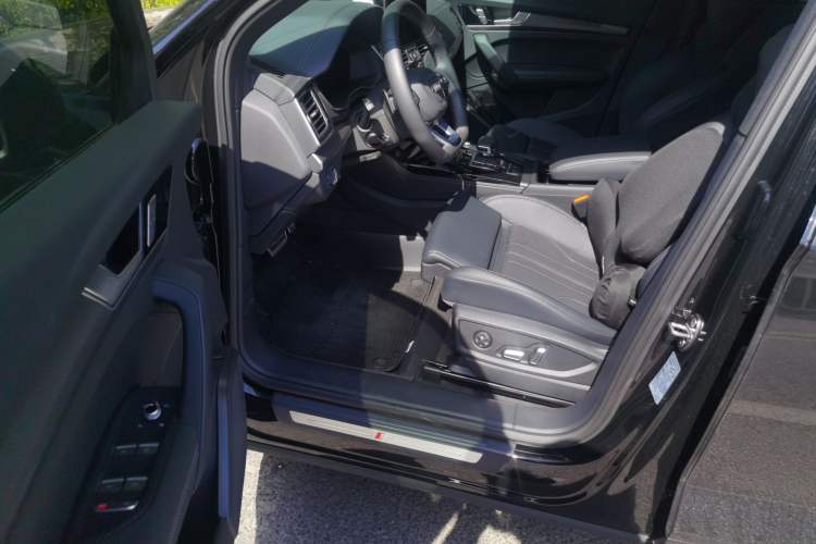 Used Audi Q5L 2025 40 TFSI Luxury Dynamic Edition Driver Seat