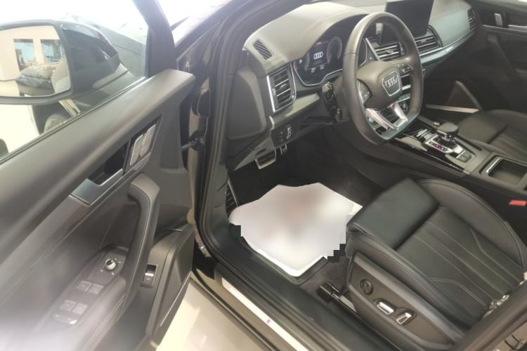 Used Audi Q5L 2025 quattro 45th Anniversary Edition 45 TFSI Luxury Dynamic Model Driver Seat