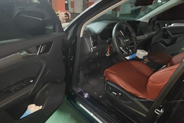 Used Audi Q5L 2025 quattro 45th Anniversary Edition 40 TFSI Sporty and Dynamic Model Driver Seat
