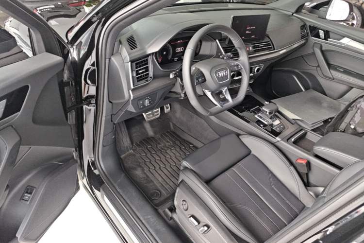 Used Audi Q5L 2025 quattro 45th Anniversary Edition 40 TFSI Luxury Dynamic Model Driver Seat