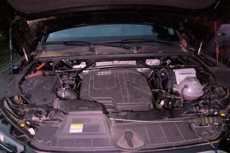 Used Audi Q5L 2025 40 TFSI Fashionable and Dynamic Edition Engine Bay