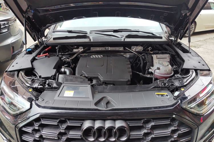 Used Audi Q5L 2025 40 TFSI Fashionable and Dynamic Edition Engine Bay