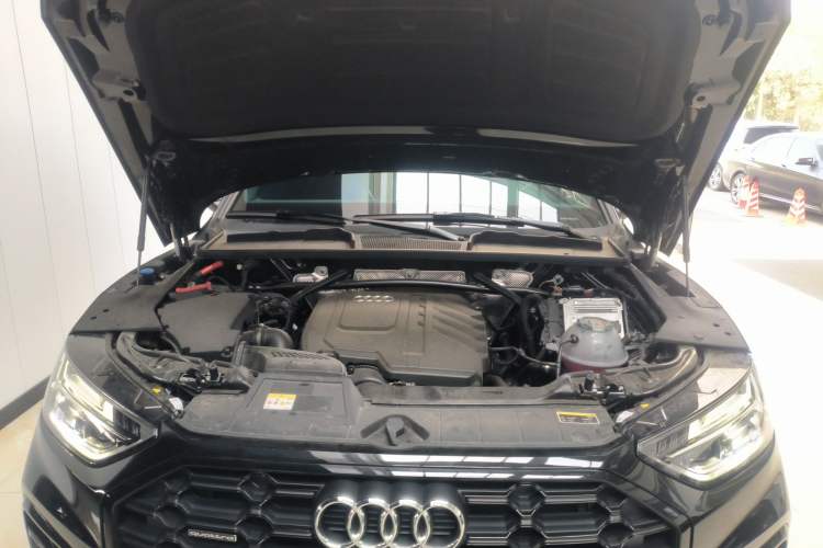 Used Audi Q5L 2025 quattro 45th Anniversary Edition 40 TFSI Luxury Dynamic Model Engine Bay