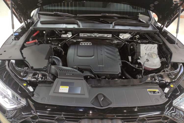 Used Audi Q5L 2025 quattro 45th Anniversary Edition 45 TFSI Luxury Dynamic Model Engine Bay