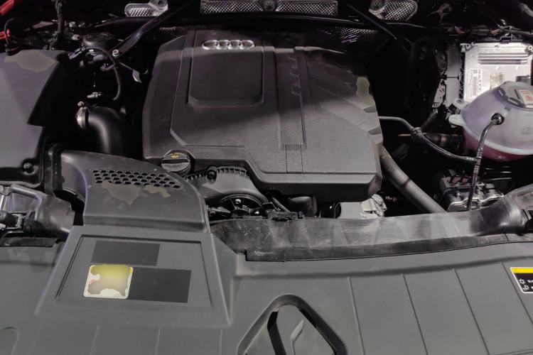 Used Audi Q5L 2025 quattro 45th Anniversary Edition 40 TFSI Luxury Dynamic Model Engine Bay
