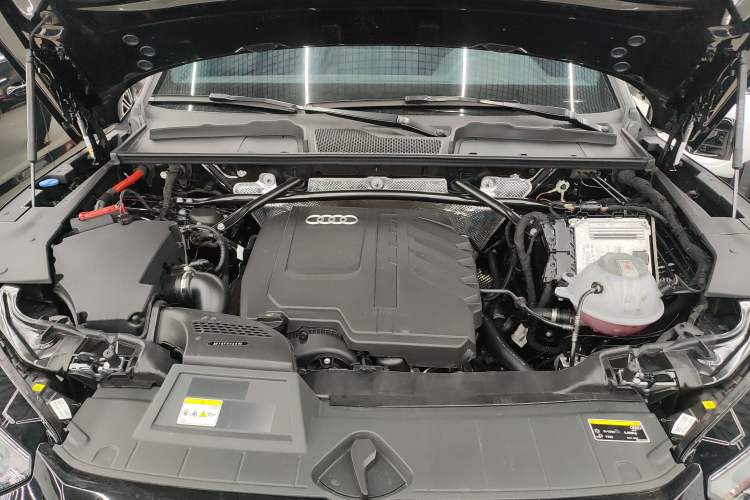 Used Audi Q5L 2025 40 TFSI Luxury Dynamic Edition Engine Bay