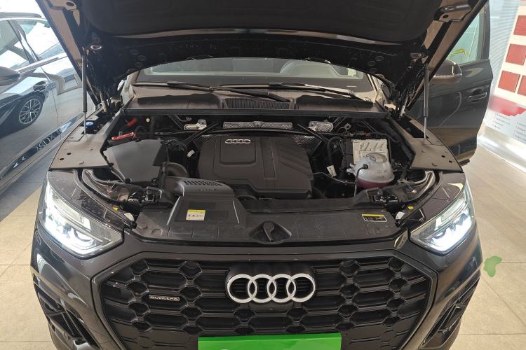 Used Audi Q5L 2025 quattro 45th Anniversary Edition 45 TFSI Luxury Dynamic Model Engine Bay