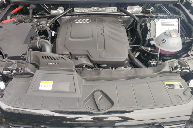Used Audi Q5L 2025 quattro 45th Anniversary Edition 45 TFSI Luxury Dynamic Model Engine Bay