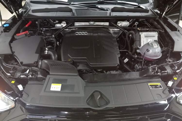Used Audi Q5L 2025 40 TFSI Luxury Dynamic Edition Engine Bay