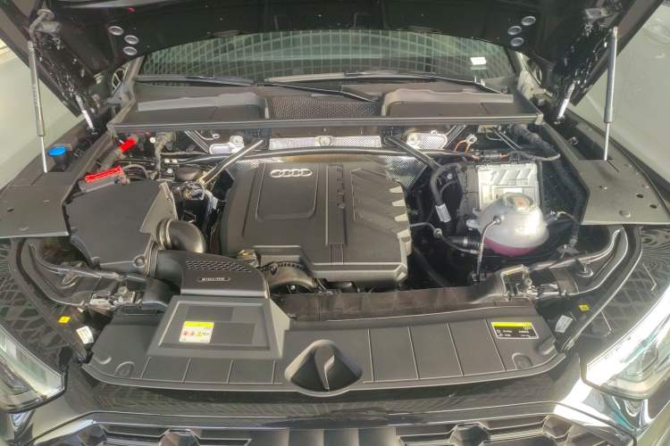 Used Audi Q5L 2025 quattro 45th Anniversary Edition 45 TFSI Luxury Dynamic Model Engine Bay