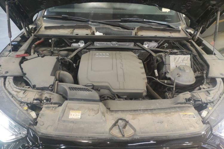 Used Audi Q5L 2025 quattro 45th Anniversary Edition 45 TFSI Luxury Dynamic Model Engine Bay