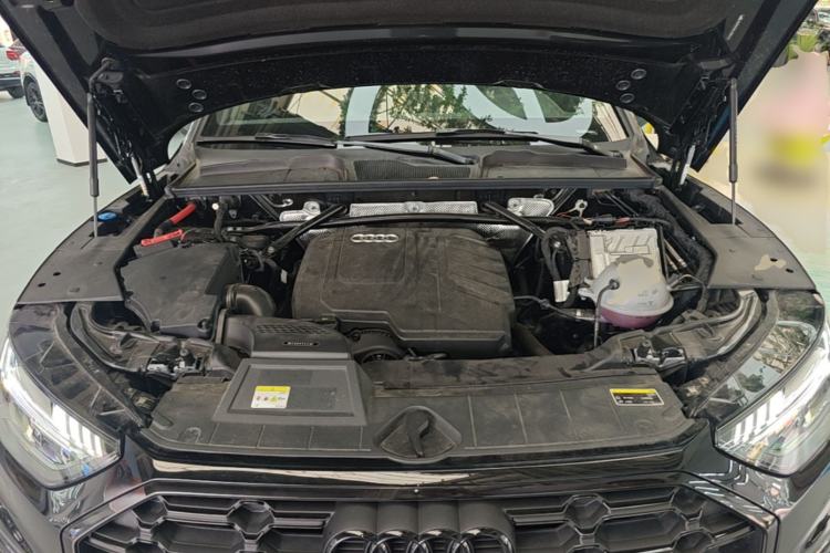 Used Audi Q5L 2025 45 TFSI Prestige Dynamic Edition Engine Bay