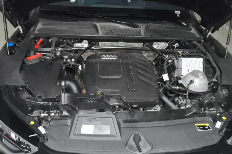 Used Audi Q5L 2025 quattro 45th Anniversary Edition 45 TFSI Luxury Dynamic Model Engine Bay