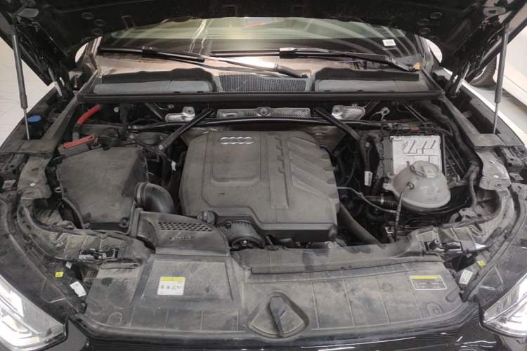 Used Audi Q5L 2025 quattro 45th Anniversary Edition 45 TFSI Luxury Dynamic Model Engine Bay
