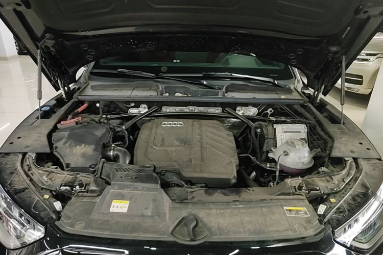 Used Audi Q5L 2025 40 TFSI Luxury Dynamic Edition Engine Bay