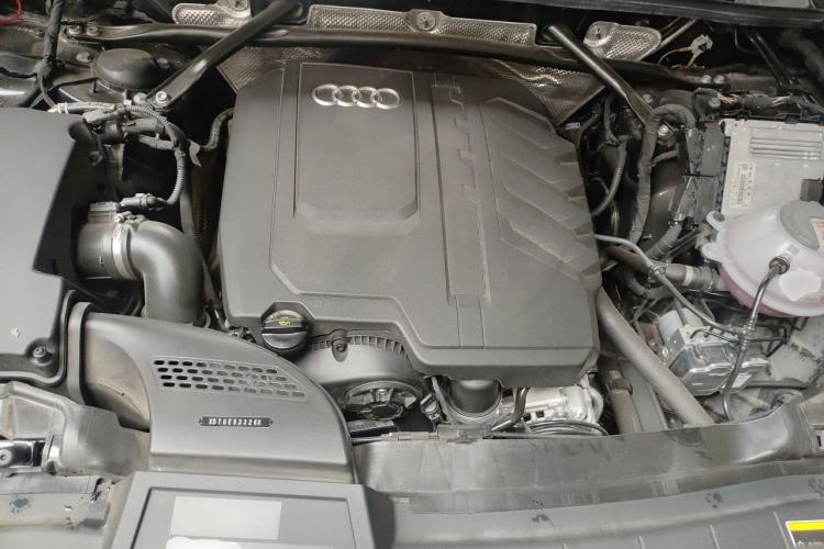 Used Audi Q5L 2025 40 TFSI Luxury Dynamic Edition Engine Bay