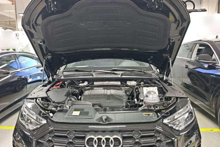 Used Audi Q5L 2025 quattro 45th Anniversary Edition 45 TFSI Luxury Dynamic Model Engine Bay