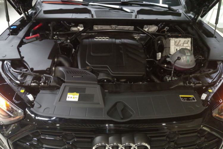 Used Audi Q5L 2025 quattro 45th Anniversary Edition 45 TFSI Luxury Dynamic Model Engine Bay
