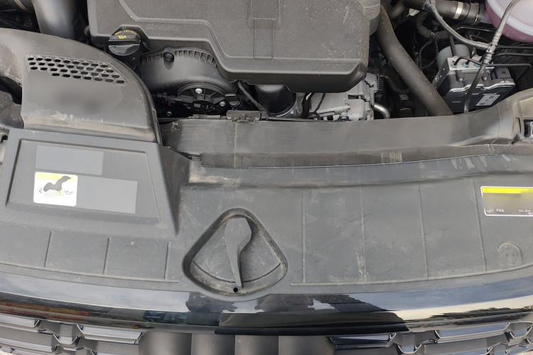 Used Audi Q5L 2025 quattro 45th Anniversary Edition 40 TFSI Luxury Dynamic Model Engine Bay