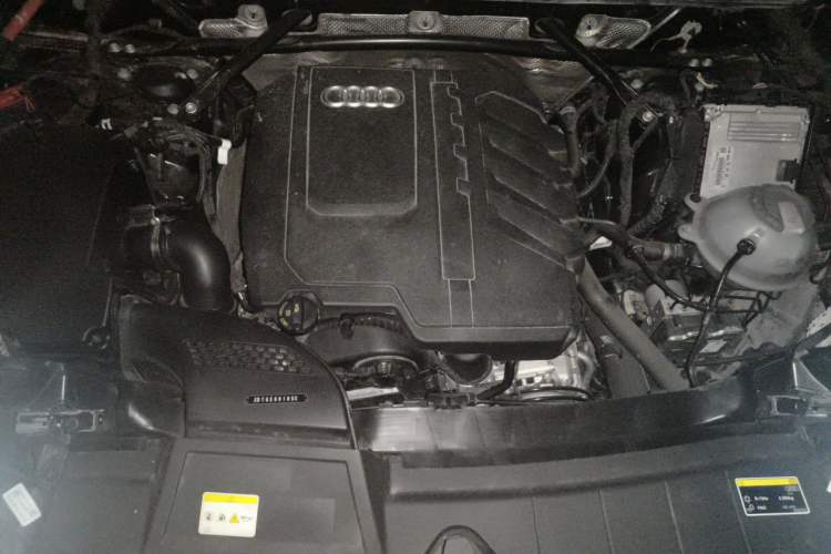 Used Audi Q5L 2025 quattro 45th Anniversary Edition 40 TFSI Luxury Dynamic Model Engine Bay