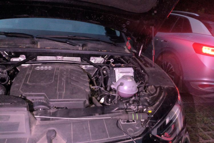 Used Audi Q5L 2025 40 TFSI Fashionable and Dynamic Edition Engine Bay Left