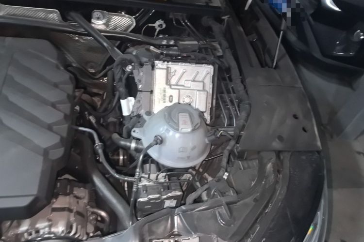 Used Audi Q5L 2025 quattro 45th Anniversary Edition 45 TFSI Luxury Dynamic Model Engine Bay Left