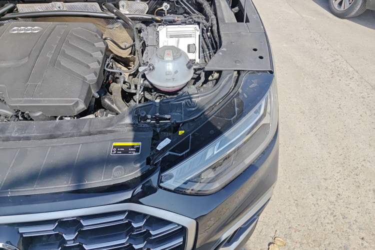 Used Audi Q5L 2025 40 TFSI Fashionable and Dynamic Edition Engine Bay Left