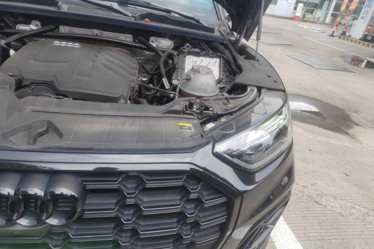 Used Audi Q5L 2025 45 TFSI Luxury Dynamic Edition Engine Bay Left