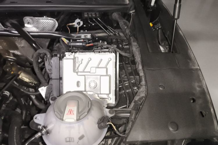 Used Audi Q5L 2025 quattro 45th Anniversary Edition 45 TFSI Luxury Dynamic Model Engine Bay Left
