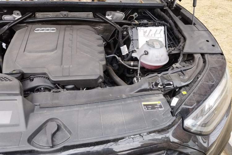 Used Audi Q5L 2025 45 TFSI Luxury Dynamic Edition Engine Bay Left