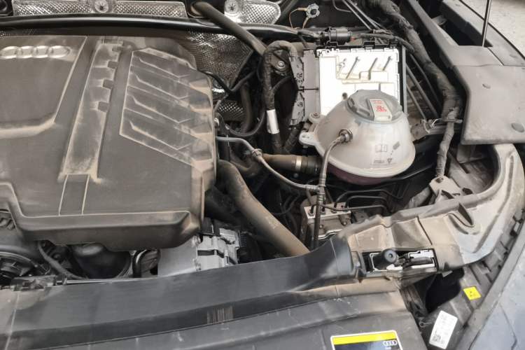 Used Audi Q5L 2025 45 TFSI Luxury Dynamic Edition Engine Bay Left
