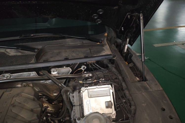 Used Audi Q5L 2025 40 TFSI Fashionable and Dynamic Edition Engine Bay Left