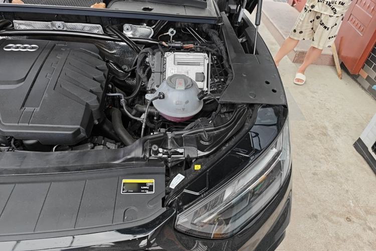 Used Audi Q5L 2025 40 TFSI Luxury Dynamic Edition Engine Bay Left