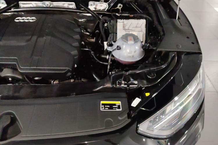Used Audi Q5L 2025 quattro 45th Anniversary Edition 45 TFSI Luxury Dynamic Model Engine Bay Left