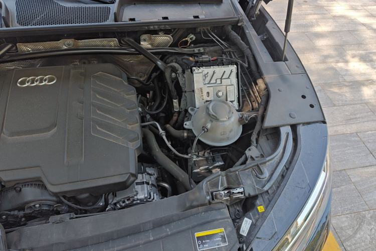 Used Audi Q5L 2025 quattro 45th Anniversary Edition 45 TFSI Luxury Dynamic Model Engine Bay Left