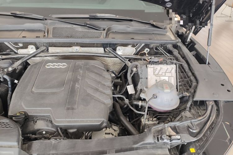 Used Audi Q5L 2025 quattro 45th Anniversary Edition 45 TFSI Luxury Dynamic Model Engine Bay Left