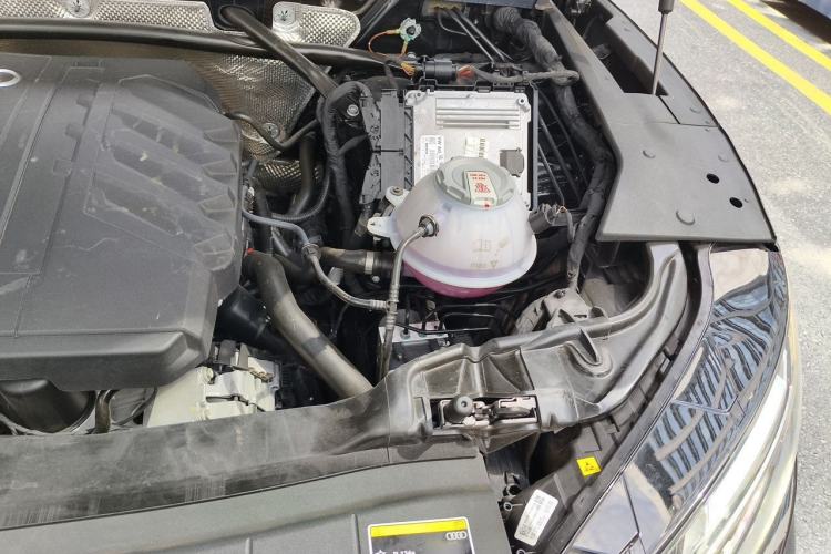 Used Audi Q5L 2025 40 TFSI Luxury Dynamic Edition Engine Bay Left