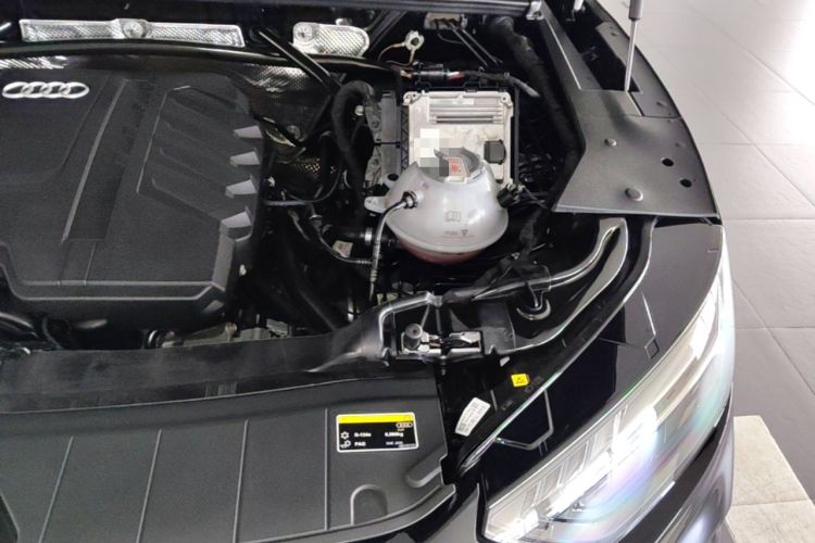 Used Audi Q5L 2025 40 TFSI Luxury Dynamic Edition Engine Bay Left