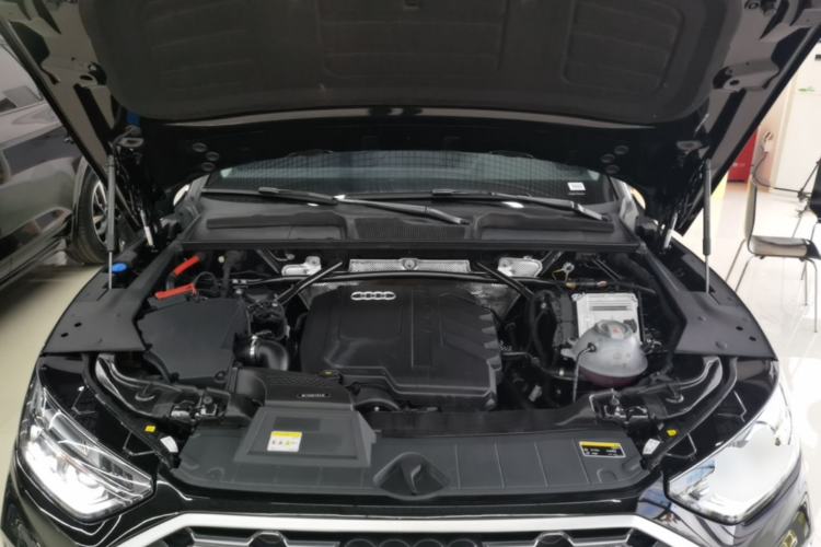 Used Audi Q5L 2025 quattro 45th Anniversary Edition 40 TFSI Sporty and Dynamic Model Engine Bay