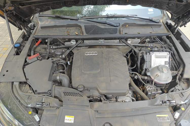Used Audi Q5L 2025 40 TFSI Luxury Dynamic Edition Engine Bay