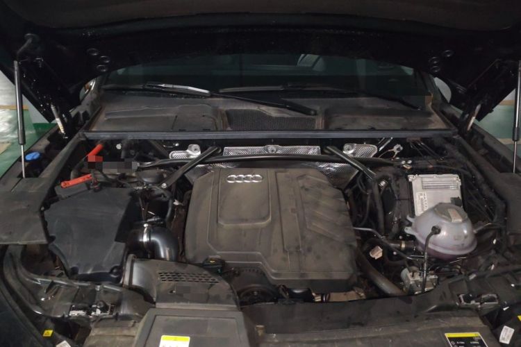 Used Audi Q5L 2025 40 TFSI Fashionable and Dynamic Edition Engine Bay