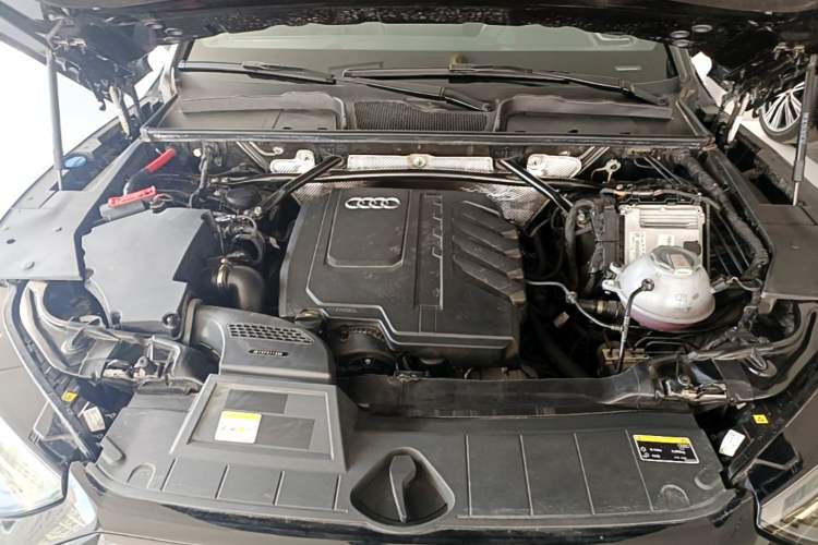 Used Audi Q5L 2025 40 TFSI Luxury Dynamic Edition Engine Bay