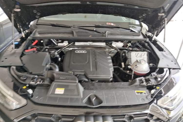 Used Audi Q5L 2025 45 TFSI Luxury Dynamic Edition Engine Bay