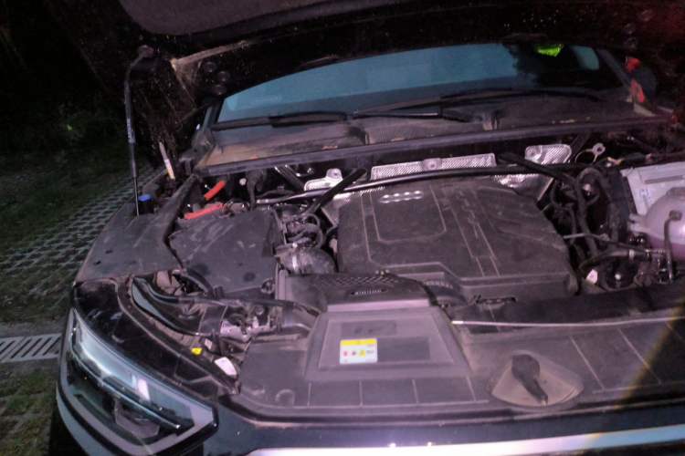Used Audi Q5L 2025 40 TFSI Fashionable and Dynamic Edition Engine Bay Right