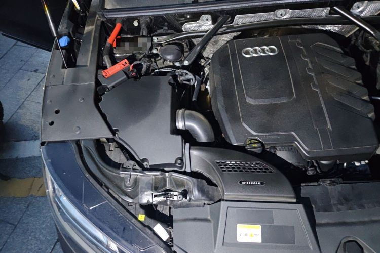 Used Audi Q5L 2025 quattro 45th Anniversary Edition 45 TFSI Luxury Dynamic Model Engine Bay Right