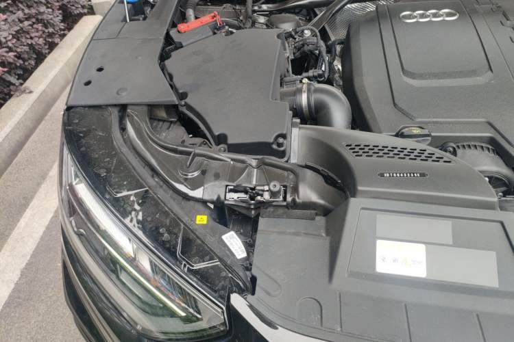 Used Audi Q5L 2025 quattro 45th Anniversary Edition 45 TFSI Luxury Dynamic Model Engine Bay Right