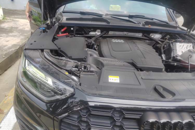 Used Audi Q5L 2025 45 TFSI Luxury Dynamic Edition Engine Bay Right